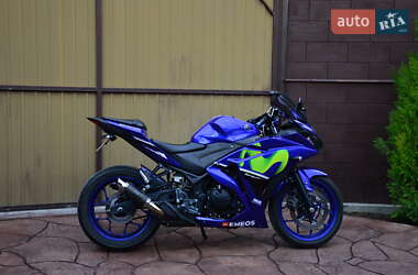 Спортбайк Yamaha YZF 2017 в Дніпрі