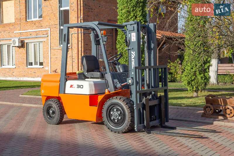 Вилочний навантажувач YANGFT CPCD 30 2023 в 