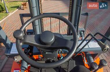 Вилочний навантажувач YANGFT CPCD 30 2023 в 