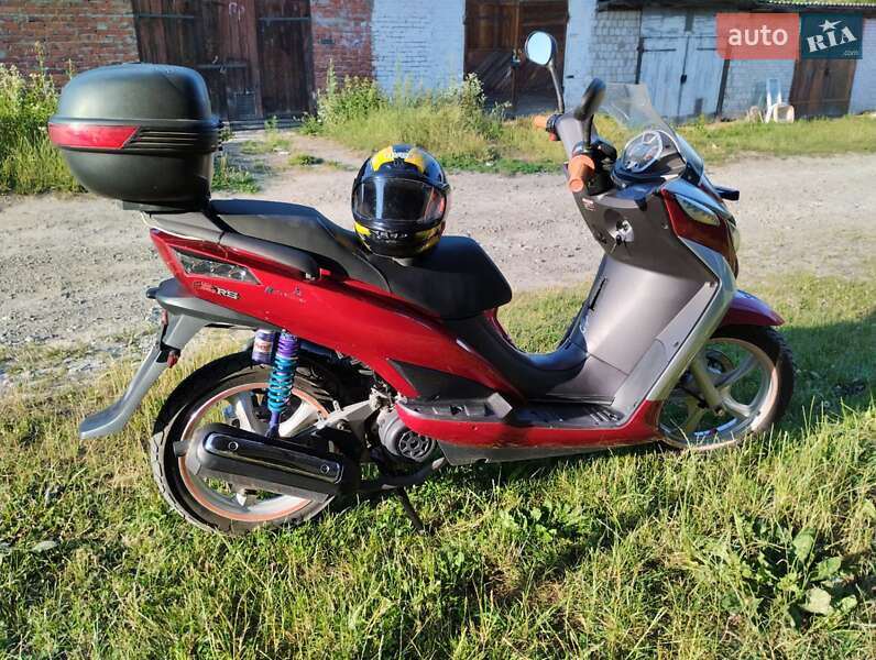 Макси-скутер YiBen YB 150T-15 2013 в Львове