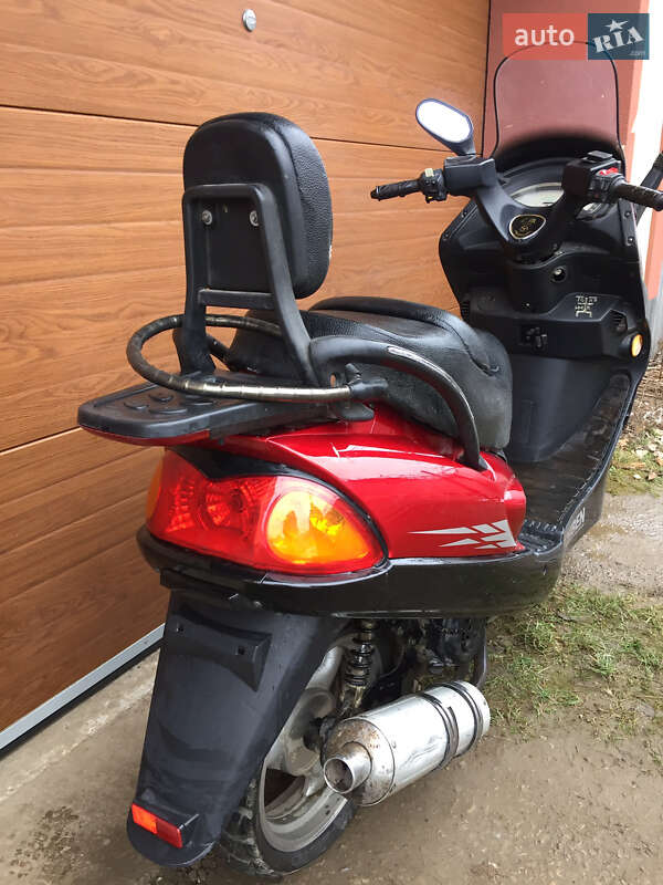 Скутер YiBen YB 150T-15 2016 в Надворной