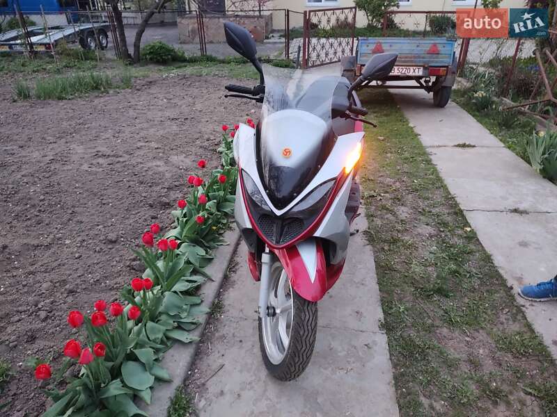 Скутер YiBen YB 150T 2014 в Ильинцах фото 2 Скутер YiBen YB 150T 2014 в Ильинцах