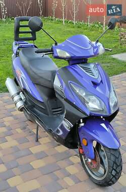 Скутер YiBen YB150T-15D 2013 в 