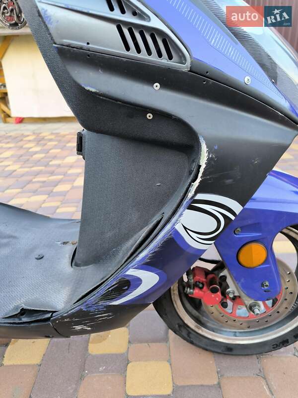 Скутер YiBen YB150T-15D 2013 в Миргороде