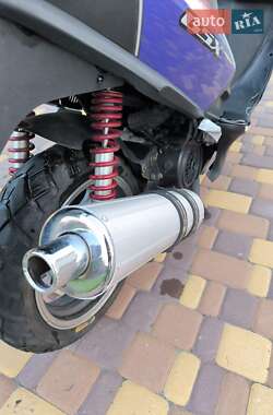 Скутер YiBen YB150T-15D 2013 в 