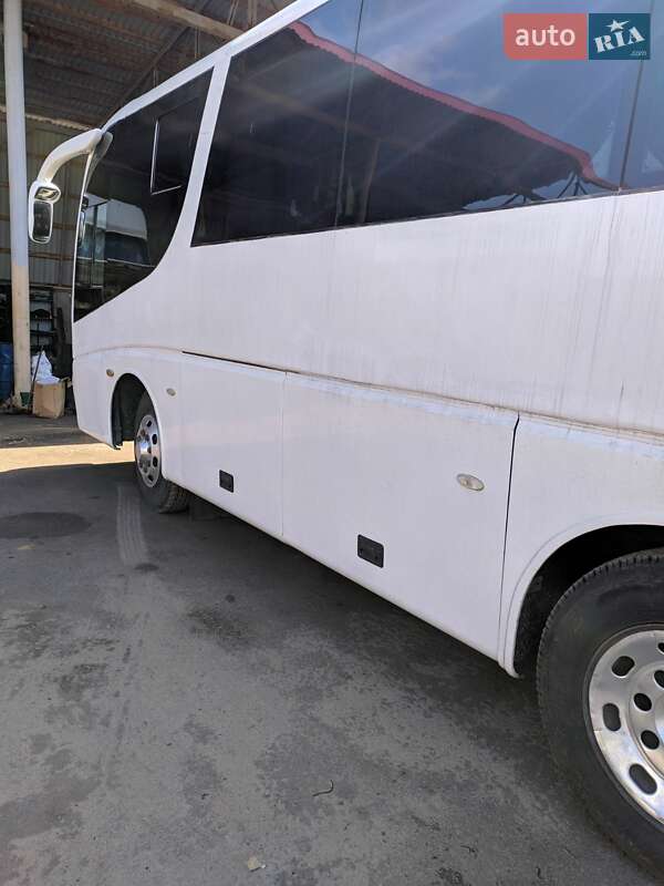 Туристичний / Міжміський автобус Youyi ZGT 6841 2005 в Дніпрі