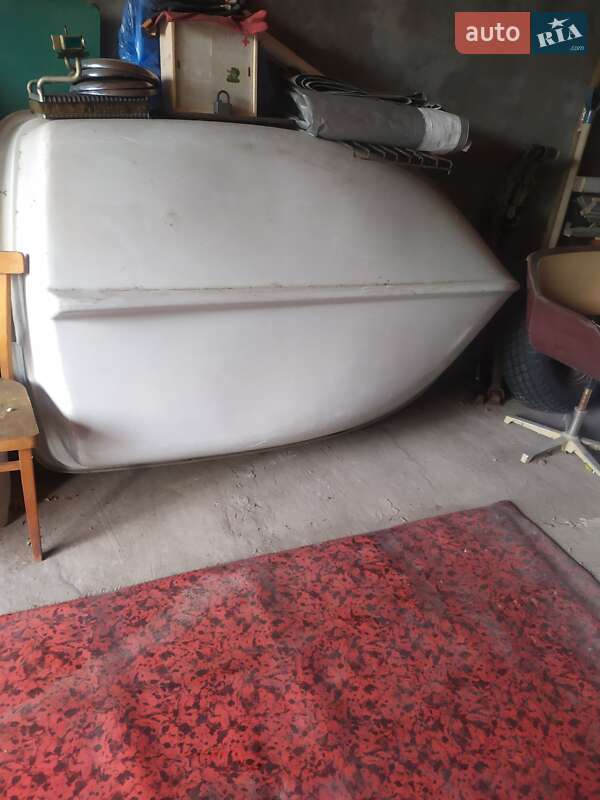 Лодка Южанка 1 1988 в Киеве