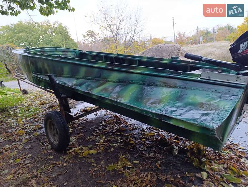 Човен Южанка 1 1990 в Кам'янському