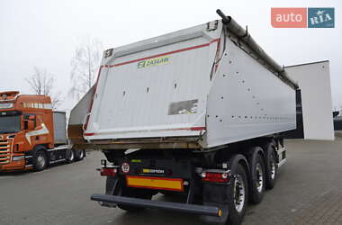 Самоскид напівпричіп Zaslaw D 653 2015 в Хусті