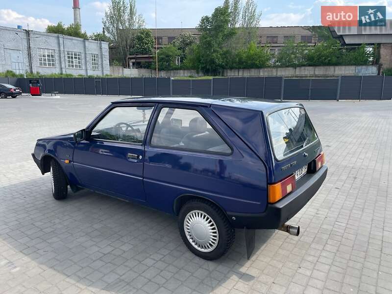 Хэтчбек ЗАЗ 1102 Таврия-Нова 2002 в Запорожье