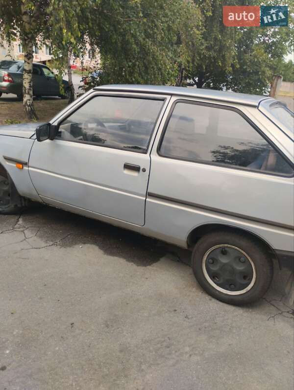 Хэтчбек ЗАЗ 1102 Таврия-Нова 2004 в Запорожье фото 6 Хэтчбек ЗАЗ 1102 Таврия-Нова 2004 в Запорожье