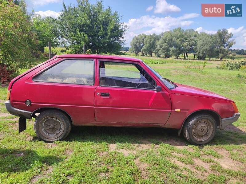 Хэтчбек ЗАЗ 1102 Таврия-Нова 2001 в Недригайлове