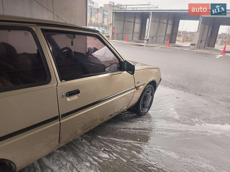 Хэтчбек ЗАЗ 1102 Таврия-Нова 2002 в Киеве