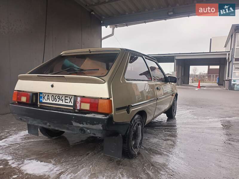 Хэтчбек ЗАЗ 1102 Таврия-Нова 2002 в Киеве
