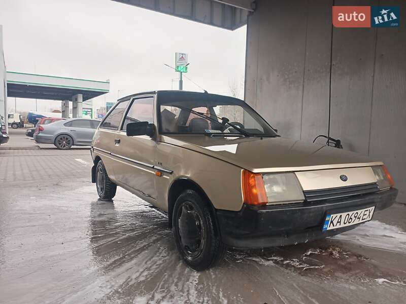 Хэтчбек ЗАЗ 1102 Таврия-Нова 2002 в Киеве