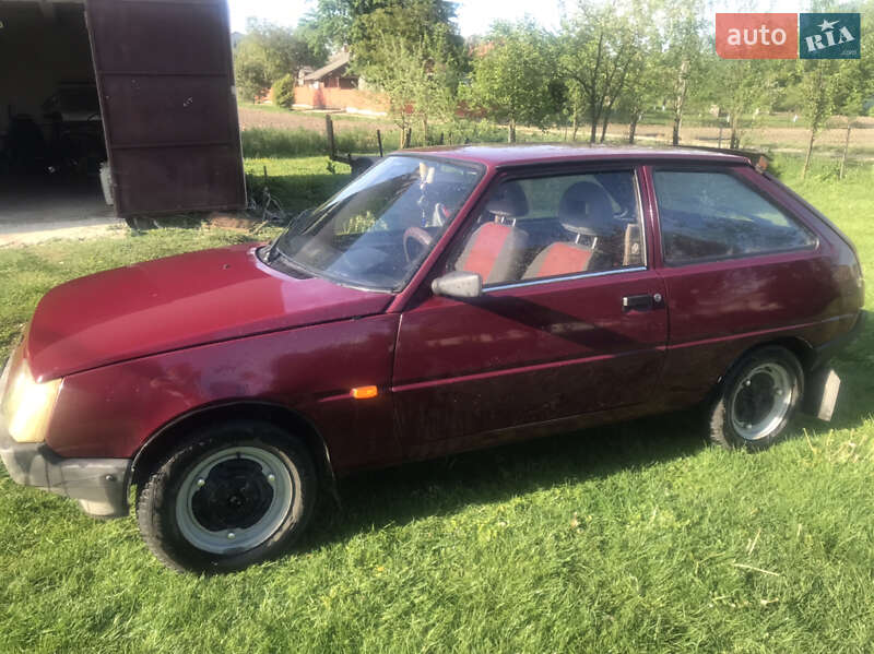 Хэтчбек ЗАЗ 1102 Таврия-Нова 2004 в Самборе