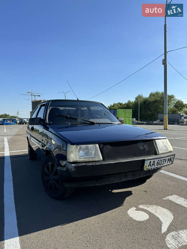 Хэтчбек ЗАЗ 1102 Таврия-Нова 2004 в Киеве