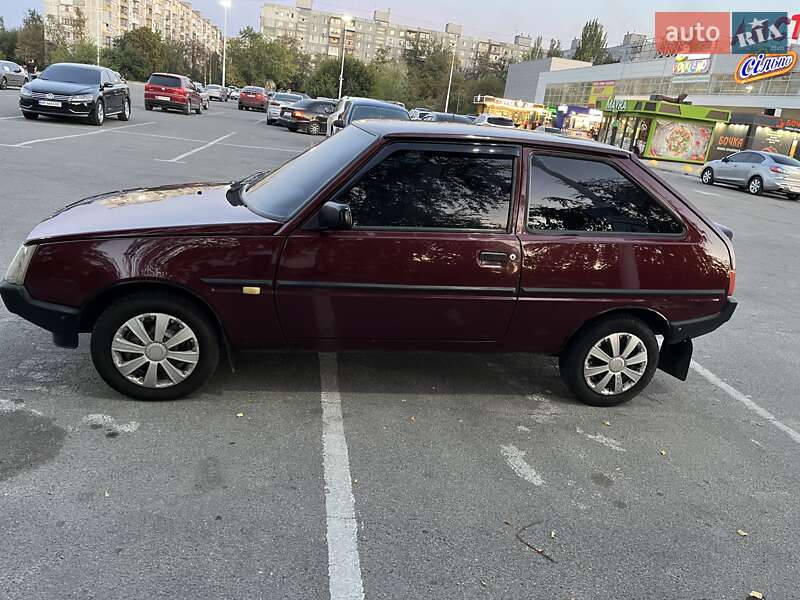 Хетчбек ЗАЗ 1102 Таврія-Нова 2006 в 