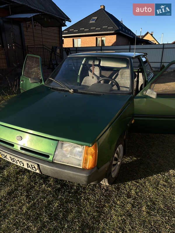 Хетчбек ЗАЗ 1102 Таврія-Нова 2001 в Володимирці