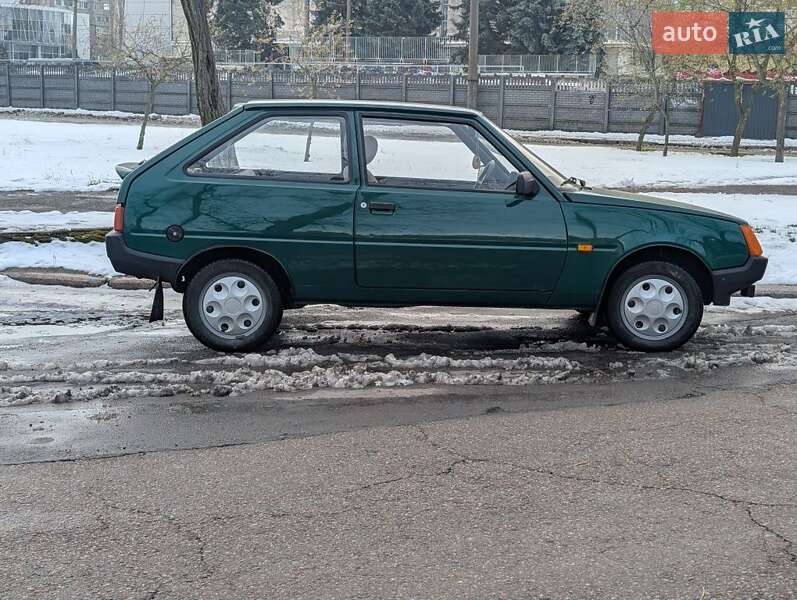 Хэтчбек ЗАЗ 1102 Таврия-Нова 2006 в 