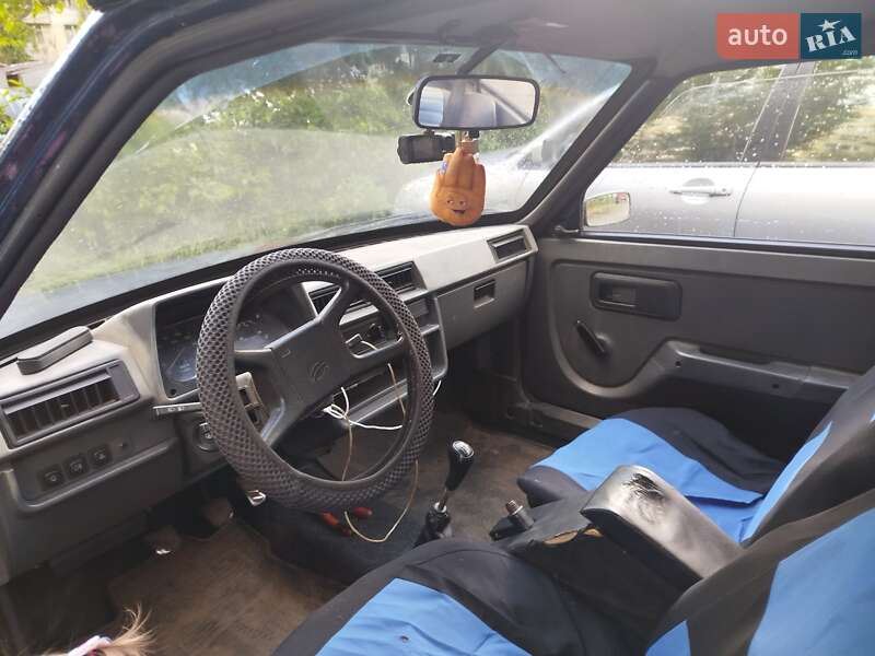 Хетчбек ЗАЗ 1102 Таврія-Нова 2004 в Одесі фото 2 Хетчбек ЗАЗ 1102 Таврія-Нова 2004 в Одесі