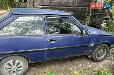 Хэтчбек ЗАЗ 1102 Таврия-Нова 2001 в 