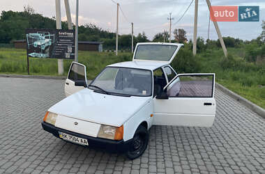 Хэтчбек ЗАЗ 1102 Таврия-Нова 2002 в Львове