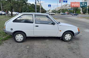 Хэтчбек ЗАЗ 1102 Таврия-Нова 2001 в 