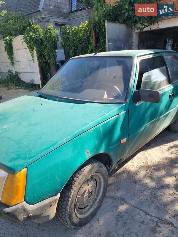 Хэтчбек ЗАЗ 1102 Таврия-Нова 2002 в 