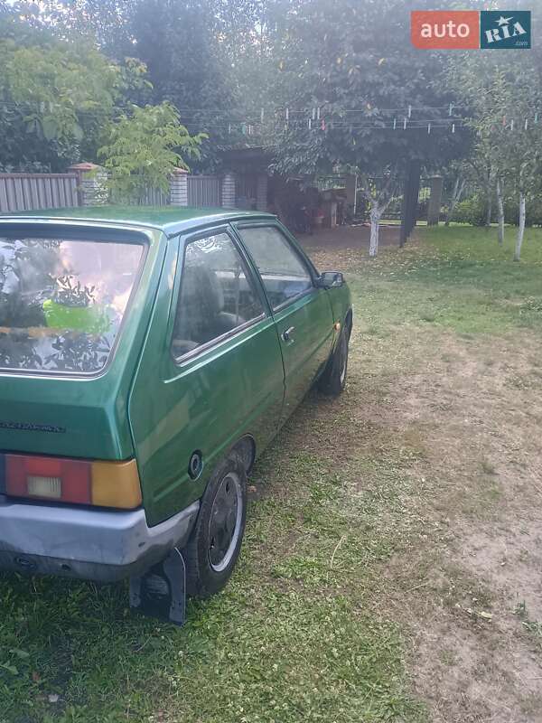 Хэтчбек ЗАЗ 1102 Таврия-Нова 2001 в Киеве