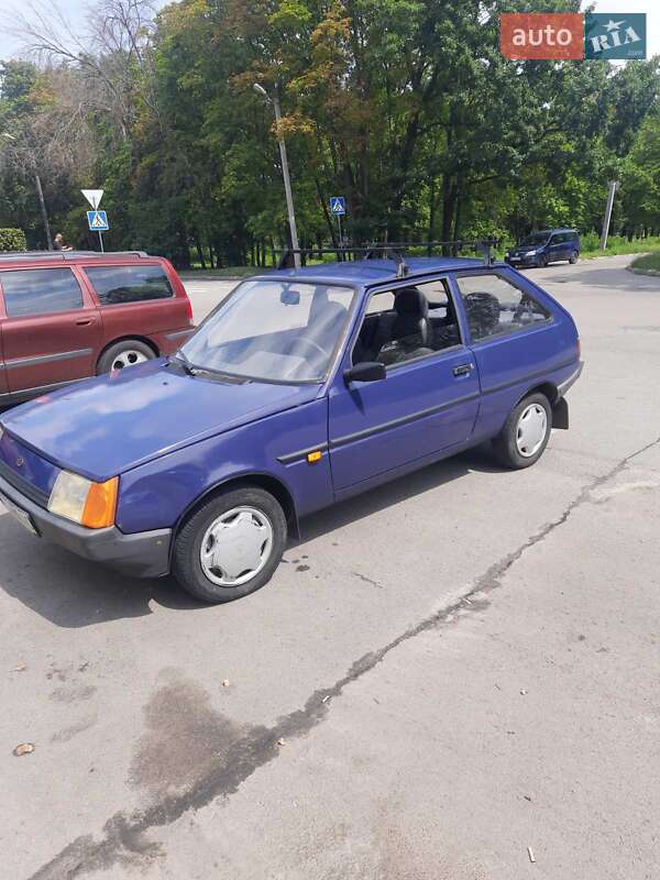 Хэтчбек ЗАЗ 1102 Таврия-Нова 2004 в 
