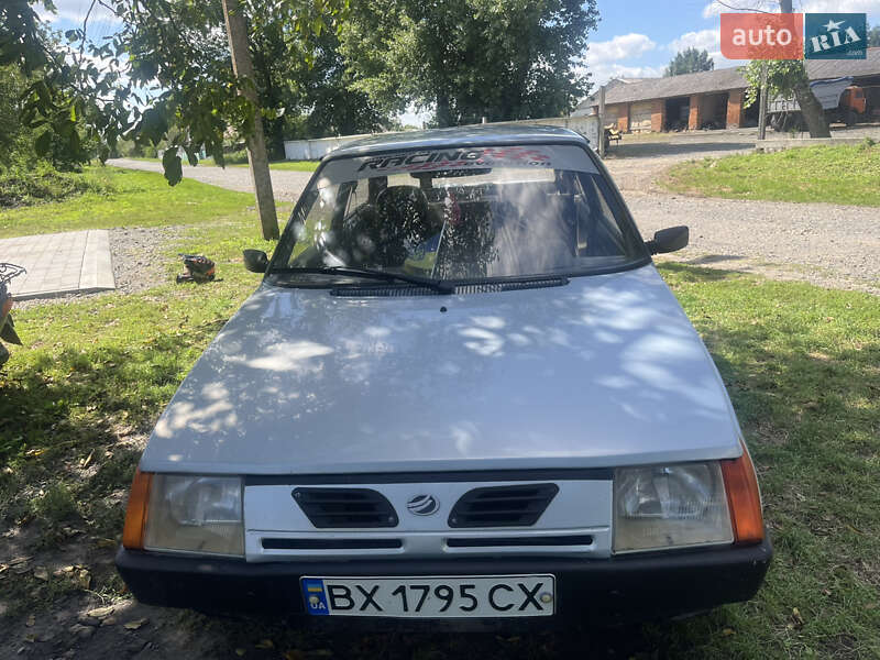 Хэтчбек ЗАЗ 1102 Таврия-Нова 2004 в 