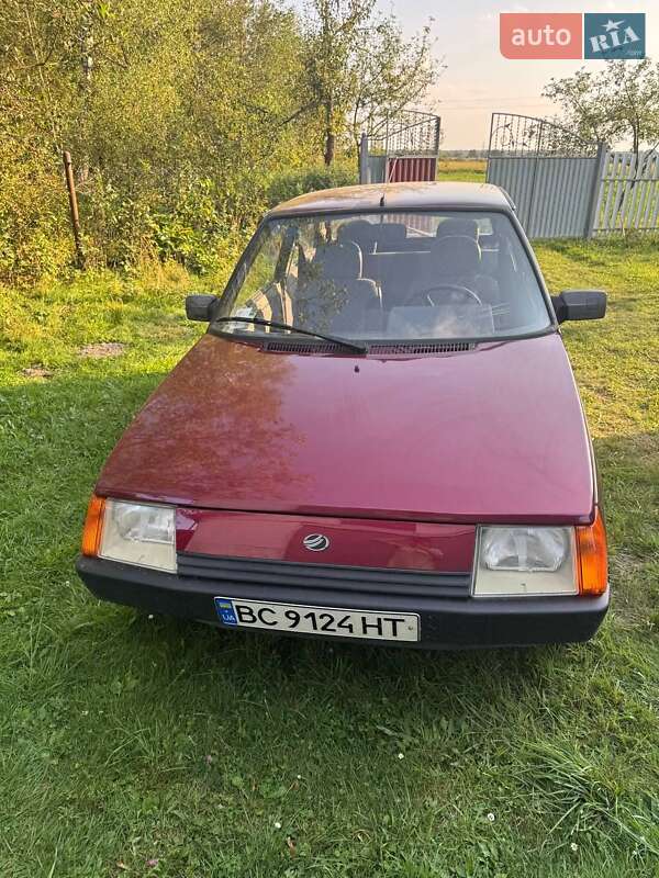 Хэтчбек ЗАЗ 1102 Таврия-Нова 2001 в Буске