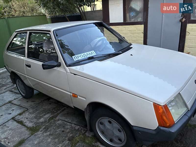 Хэтчбек ЗАЗ 1102 Таврия-Нова 2003 в 