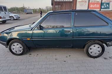 Хэтчбек ЗАЗ 1102 Таврия-Нова 2001 в 