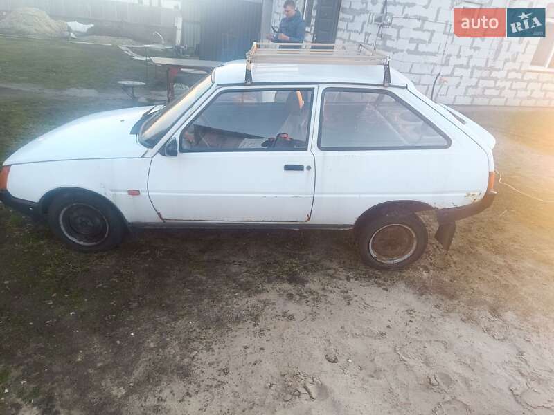 Хэтчбек ЗАЗ 1102 Таврия-Нова 2000 в Борисполе
