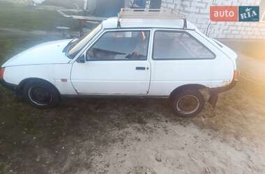 Хэтчбек ЗАЗ 1102 Таврия-Нова 2000 в 