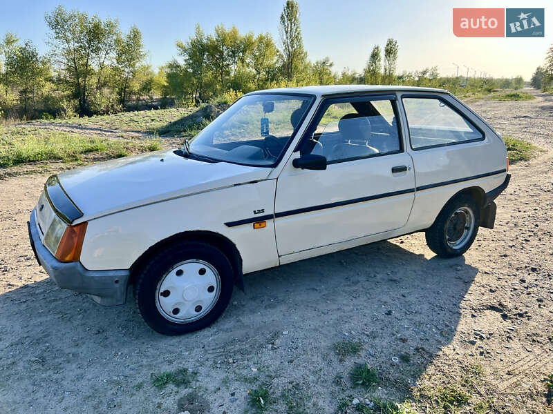 Хэтчбек ЗАЗ 1102 Таврия-Нова 2003 в Запорожье