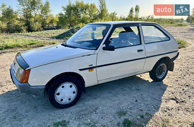 Хэтчбек ЗАЗ 1102 Таврия-Нова 2003 в 