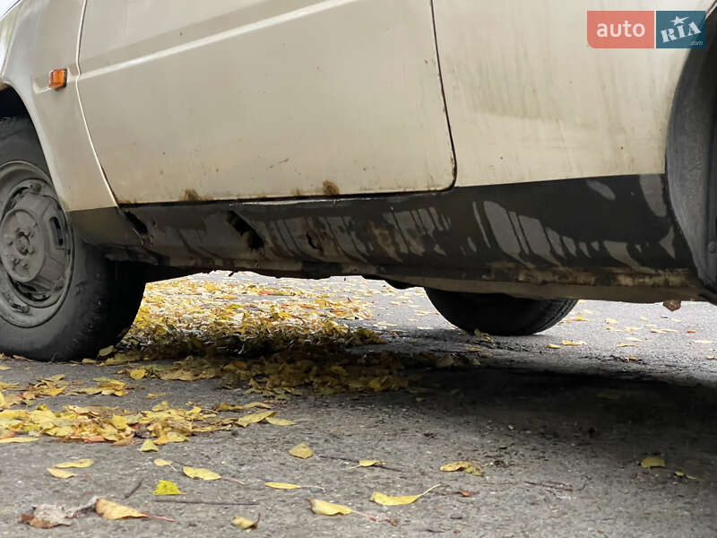 Хетчбек ЗАЗ 1102 Таврія-Нова 2003 в Чернівцях фото 4 Хетчбек ЗАЗ 1102 Таврія-Нова 2003 в Чернівцях