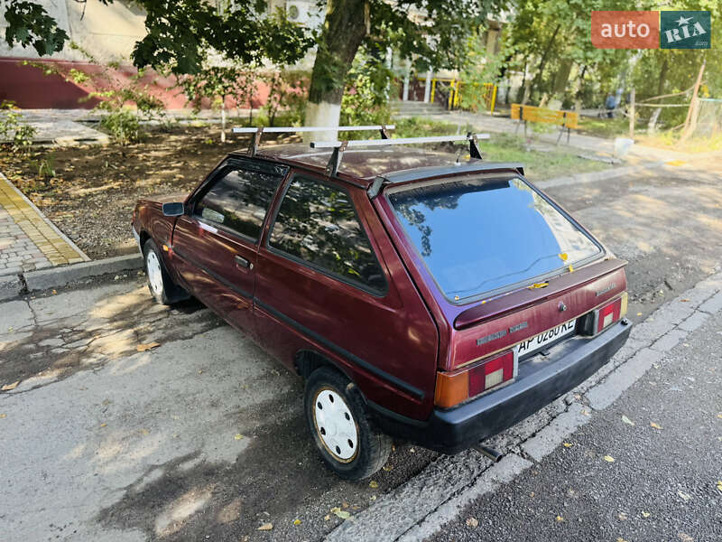 Хэтчбек ЗАЗ 1102 Таврия-Нова 2000 в Запорожье