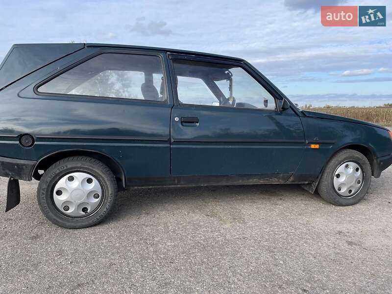 Хэтчбек ЗАЗ 1102 Таврия-Нова 2004 в Запорожье