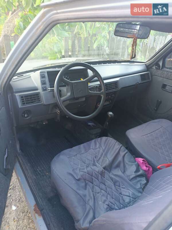 Хетчбек ЗАЗ 1102 Таврія-Нова 2004 в Львові фото 4 Хетчбек ЗАЗ 1102 Таврія-Нова 2004 в Львові