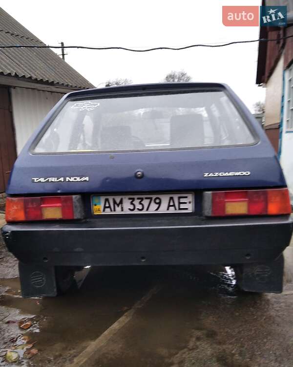 Хэтчбек ЗАЗ 1102 Таврия-Нова 2003 в Емильчине