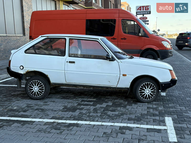 Хэтчбек ЗАЗ 1102 Таврия-Нова 2000 в Киеве