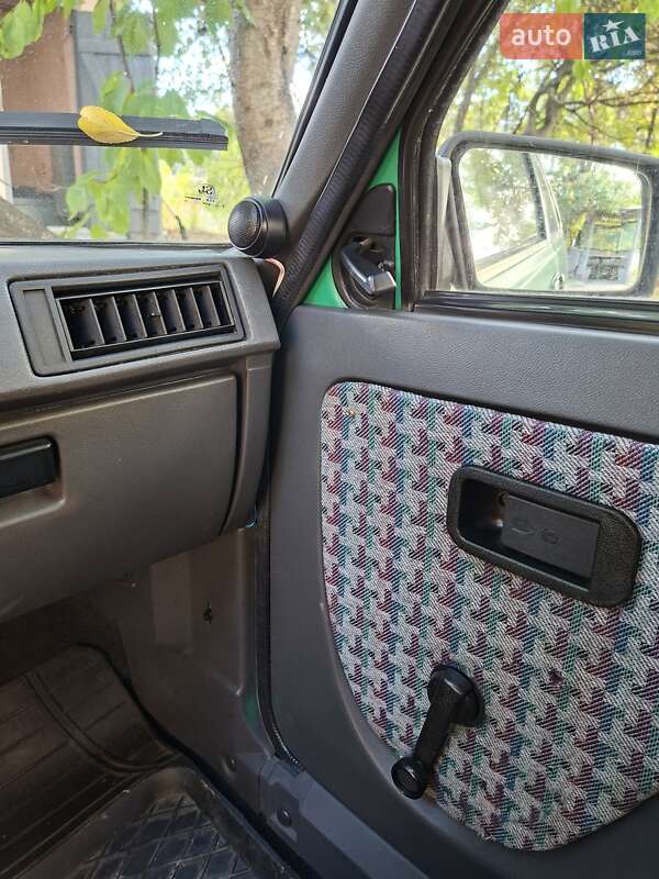 Хетчбек ЗАЗ 1102 Таврія-Нова 2003 в Дніпрі фото 10 Хетчбек ЗАЗ 1102 Таврія-Нова 2003 в Дніпрі