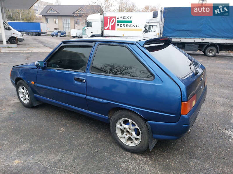 Хетчбек ЗАЗ 1102 Таврія-Нова 2001 в Дніпрі фото 3 Хетчбек ЗАЗ 1102 Таврія-Нова 2001 в Дніпрі