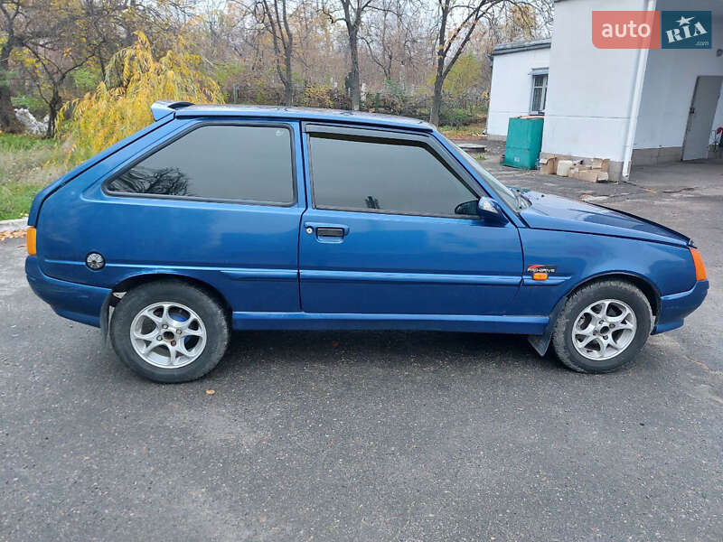 Хетчбек ЗАЗ 1102 Таврія-Нова 2001 в Дніпрі фото 6 Хетчбек ЗАЗ 1102 Таврія-Нова 2001 в Дніпрі