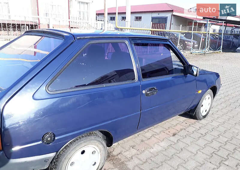 Хетчбек ЗАЗ 1102 Таврія-Нова 2004 в Чернівцях