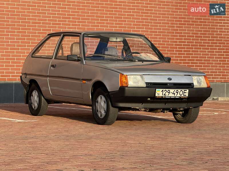 Хетчбек ЗАЗ 1102 Таврія-Нова 1998 в Одесі
